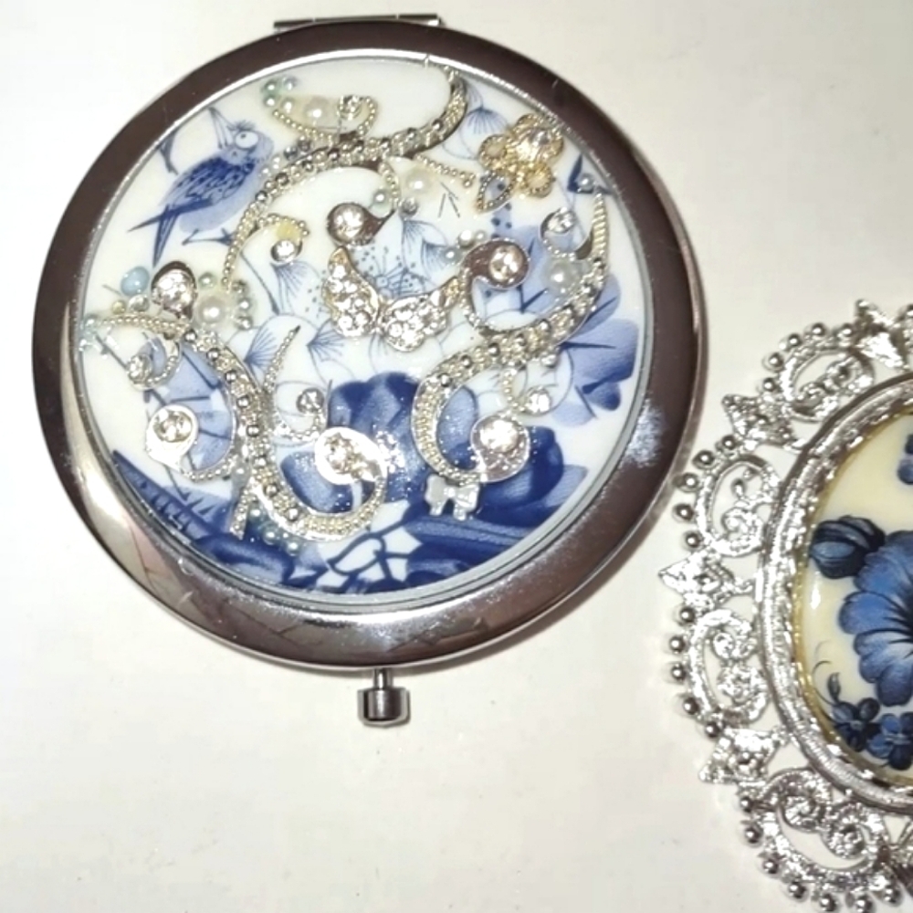 18th Century Style Vintage Compact Mirror Embellished - Picture 8 of 17